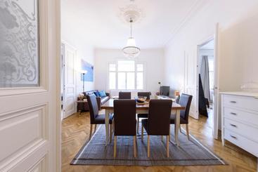 Senator Suite Stephansplatz By Welcome2vienna