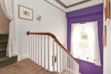 تختخواب و صبحانه The Red Townhouse