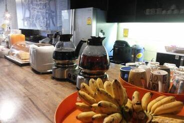 호스텔 Fulfill Phuket   Sha