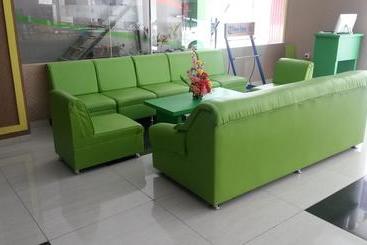 בית מלון כפרי Agung Makassar