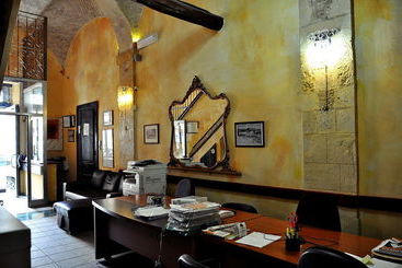 هتل Cagliari Novecento