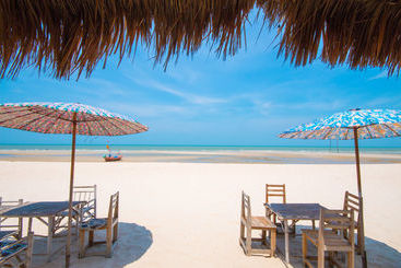 호텔 Chaam Little Shop & Resort