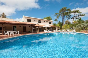 בית מלון כפרי Costa Brava Resort