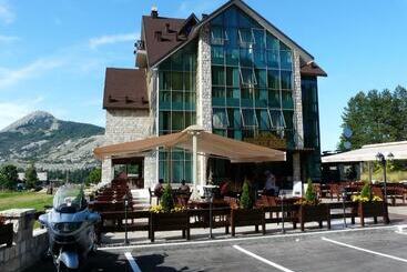 ホテル Monte Rosa