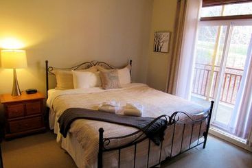 هتل Tremblant Les Eaux By Les Suites