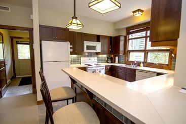 هتل Tremblant Les Eaux By Les Suites