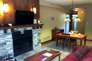 هتل Tremblant Les Eaux By Les Suites