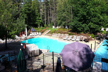 هتل Tremblant Les Eaux By Les Suites