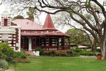 펜션 Melvin Residence Guest House