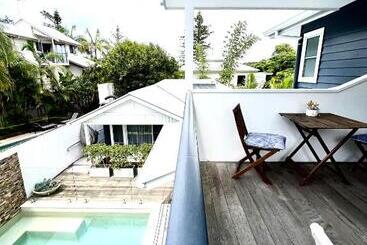 پانسیون The Beach Shack Byron Bay