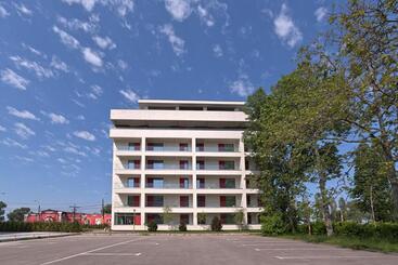 Tomis Garden Apartments Mamaia