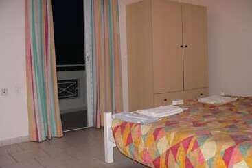 公寓式酒店  Corfu Inn