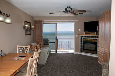 בית מלון כפרי Beachcomber Inn