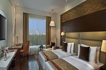 هتل Grand Mercure Agra