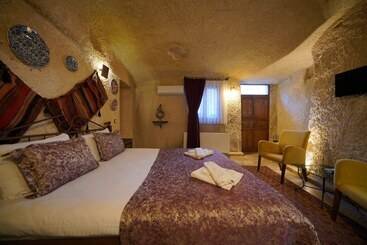 هتل Emit Cave