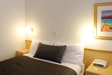 مُتل Mid City Motor Inn Queanbeyan