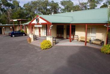 Sanctuary House Resort Motel