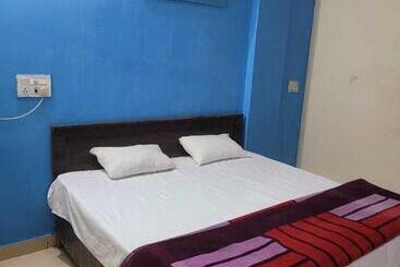 فندق Oyo Flagship 81126 Lime Tree Residency