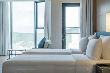 هتل A La Carte Ha Long Bay Residence