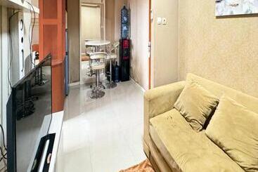 בית מלון כפרי Redliving Apartemen Cibubur Village   Nadjla Property