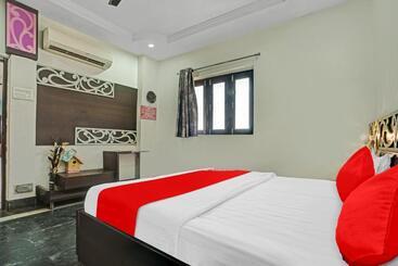 Flagship Hotel Pragya 4