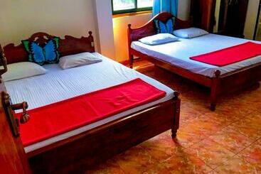 膳宿费 Geesh Residence : Rooms In Jaffna