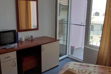 بنسيون Guest House Kostovi