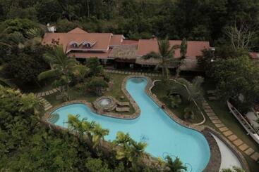 استراحتگاه Villa Formosa Panglao