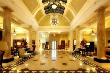 هتل Taj Luxury Suite