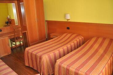 پانسیون Friendship Palace