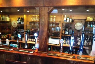 הוסטל Horse & Hound Inn