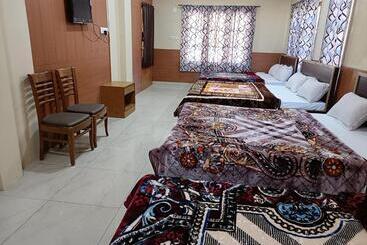 בית מלון כפרי Rainbowcottages