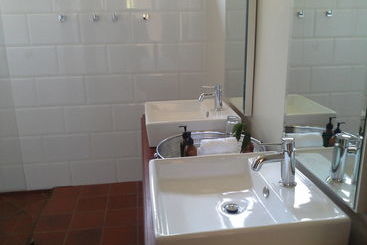 هتل Acacia Farm Lodge