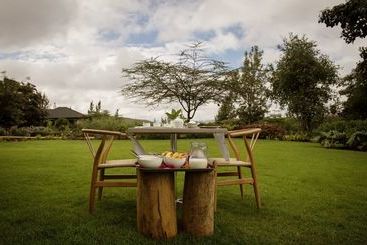 هتل Acacia Farm Lodge