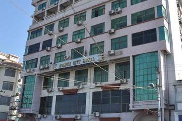 هتل Golden City Crown