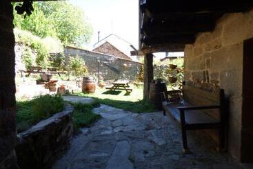 ペンション La Posada De Pedrazales