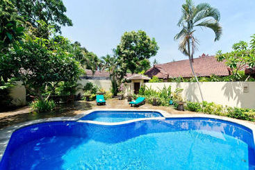 אתר נופש Kumpul Kumpul Villa Ii Legian