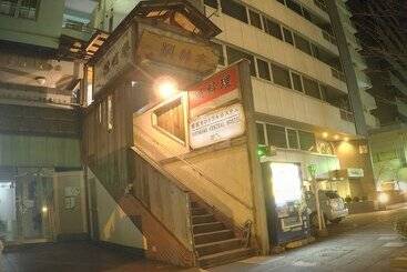 Yokohama Central Hostel