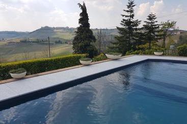 Réva Residences And Pool
