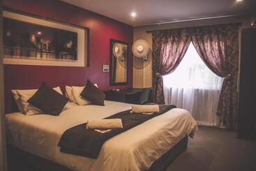 Дом Biggy Best Boutique Hotel & Self Catering Cottages