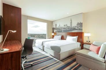 هتل Hyatt Place West London Hayes