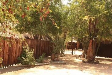 בית מלון כפרי Off Beat Safaris Bush Lodge