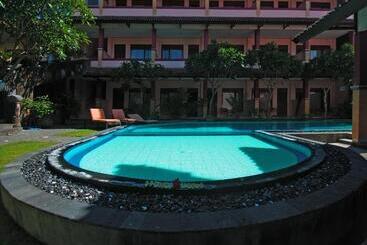 Отель Pesona Beach Inn