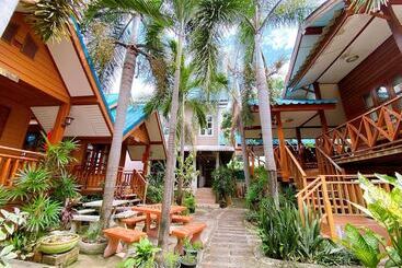 בית מלון כפרי Sila Resort