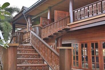 דירות לתיירים Presidential Thai Villa