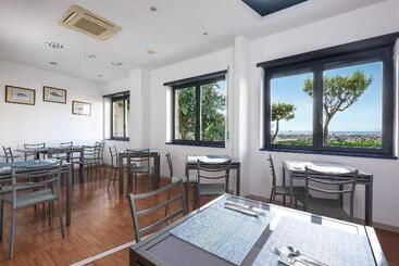 דירות לתיירים Sea Breeze Residence