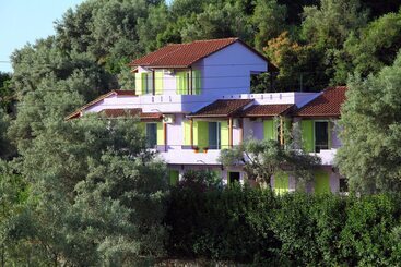 هتل آپارتمان Summer House Louisa