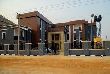 Entrust Hotel And Suites