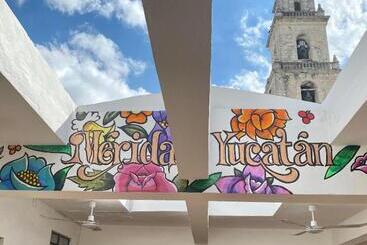 הוסטל La Catedral Mérida
