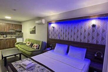 هتل Dolphin Apart &